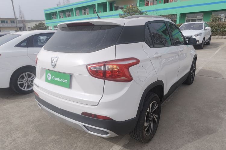 Used Baojun 510 2017 1.5L manual Comfort trim