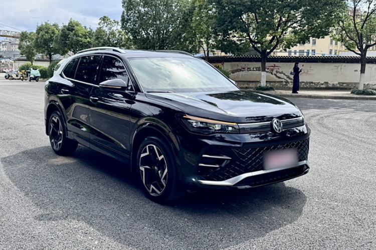 Used Volkswagen Tiguan L 2024 PRO 330TSI Two-Wheel Drive R-Line Smart Edition
