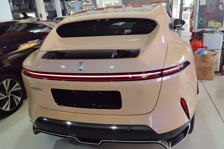 Used  11 2024 630 Rear-Wheel Drive Edition with Three Lasers
