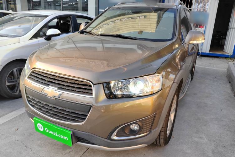 Used Chevrolet Captiva 2015 2.4L 4x4 Flagship Edition 7-Seater
