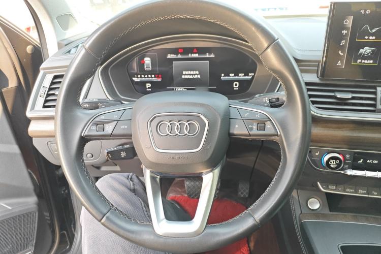 Used Audi Q5L 2022 45T Luxury Elegant Model
