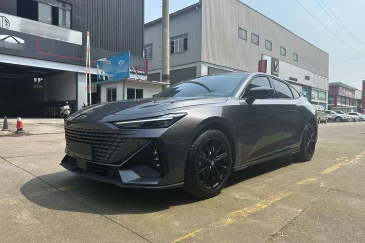 Used Changan UNI-V 2022 1.5T Prestige Version
