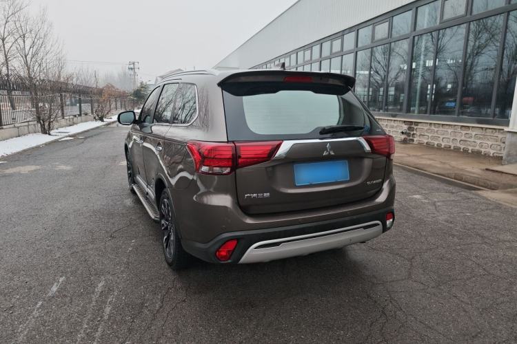 Used Mitsubishi Outlander 2019 2.4L 4x4 Zhi Xiang Edition 7 Seats China V Emission Standard