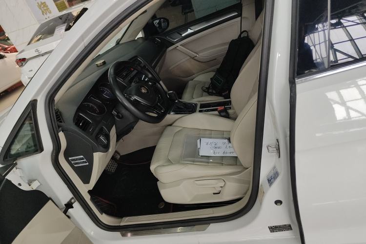 Used Volkswagen Golf 2016 230TSI Automatic Luxury Version
