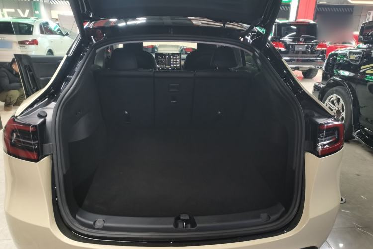 Used Tesla Model Y 2022 Rear-Wheel-Drive Version
