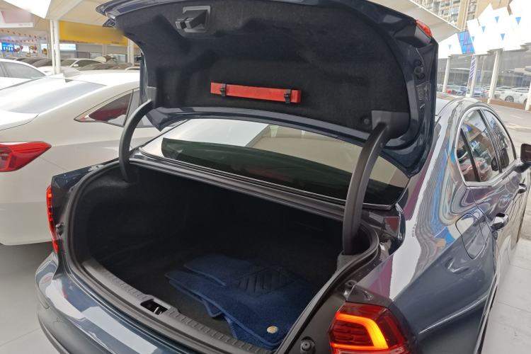 Used Volvo S60 2022 B4 Zhiyi Luxury Edition
