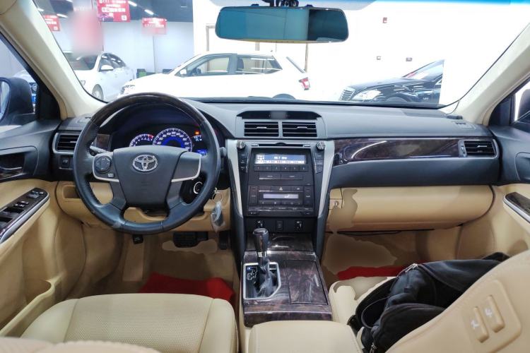 Used Toyota Camry 2016 2.0G 10th Anniversary Leading Edition
