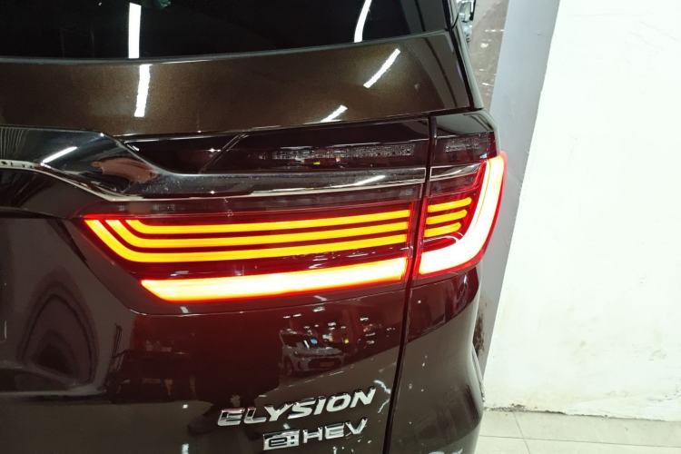 Used Honda Elysion 2022 2.0L eHEV Luxury Edition
