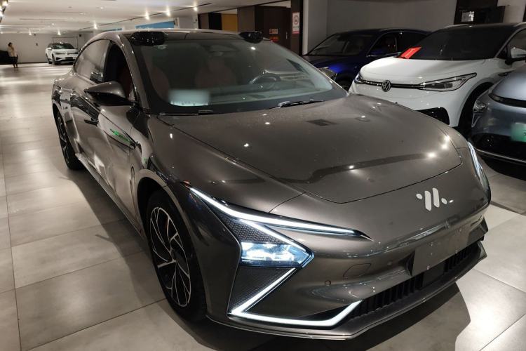 Used  L7 2022 Dynamic Model
