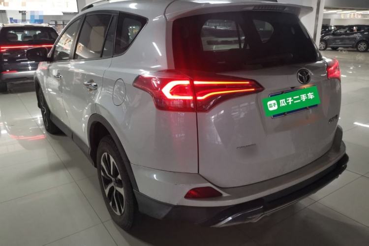 Used Toyota RAV4 2018 2.0L CVT Two-Wheel Drive Fashion X Edition