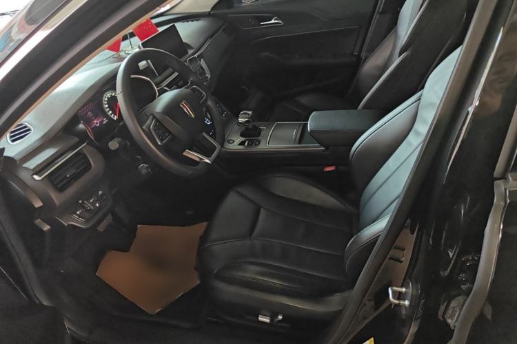 Used Hongqi H5 2022 Classic Model Facelift 1.8T Automatic Smart Connect Flagship Edition
