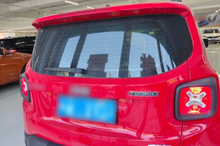 Used  Renegade 2018 Connected Large Screen Version 180T Automatic High-Energy Edition
