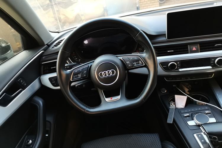 Used Audi A4L 2018 30th Anniversary Edition 40 TFSI Sport Edition