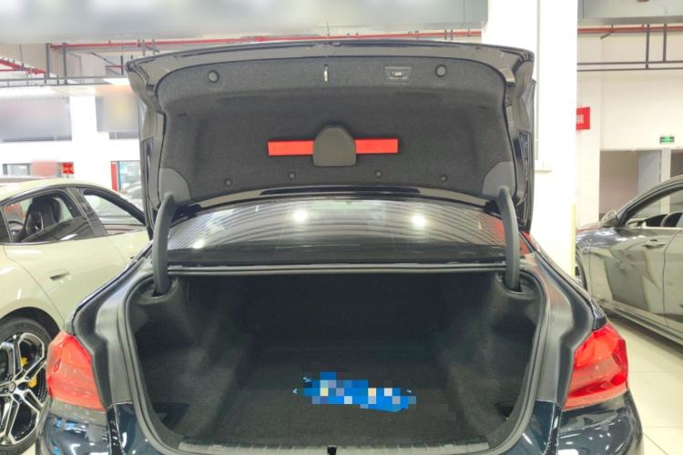 Used BMW 5 Series 2019 Facelifted 530Li Leading Edition M Sport Package
