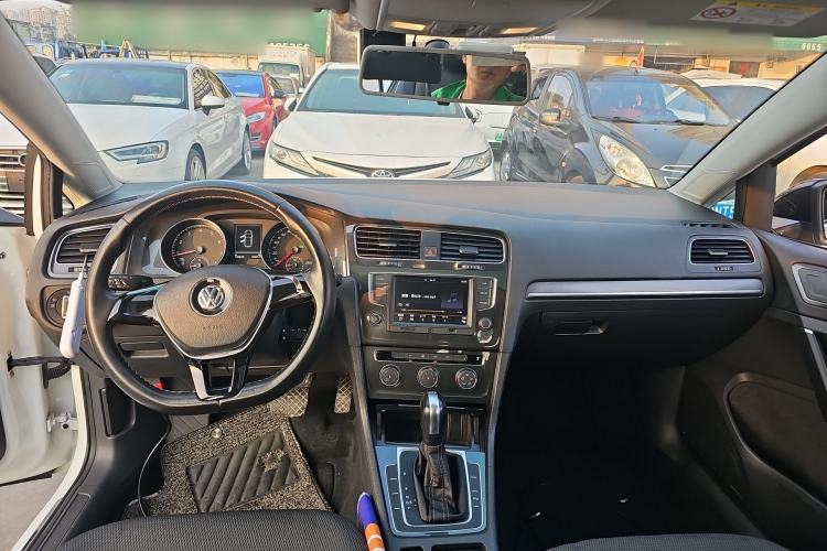 Used Volkswagen Golf 2017 230TSI Automatic Comfort Edition – Celebrating Milestone of One Million Units
