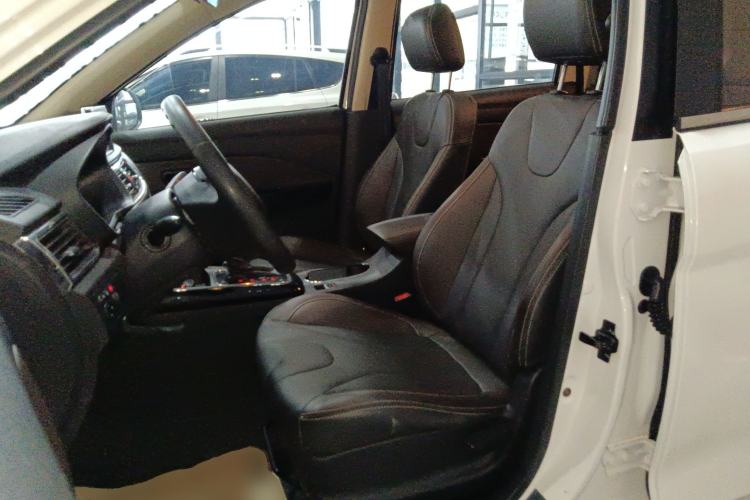 Used Dongfeng Fengon 370 2020 S370 1.5L CVT Luxury Model 5 Seats