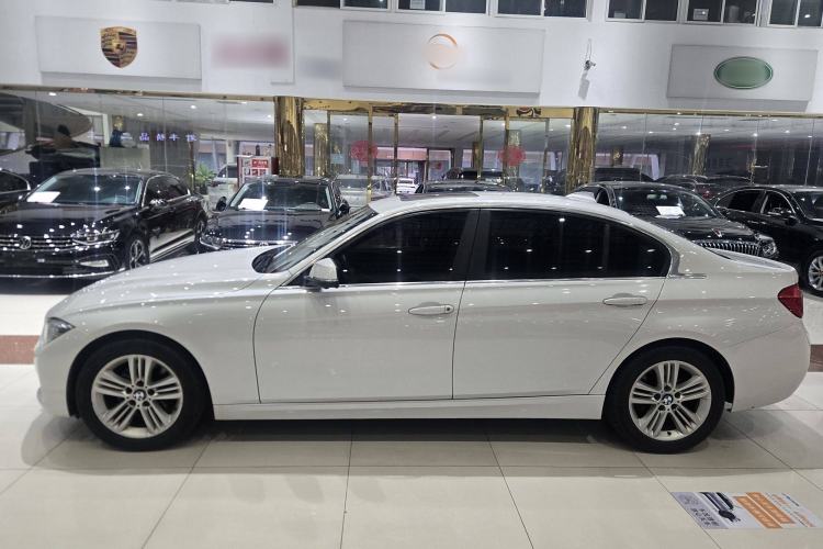 Used BMW 3 Series 2016 320Li Ambition Model
