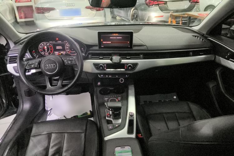 Used Audi A4L 2018 30th Anniversary Edition 40 TFSI Fashion Model
