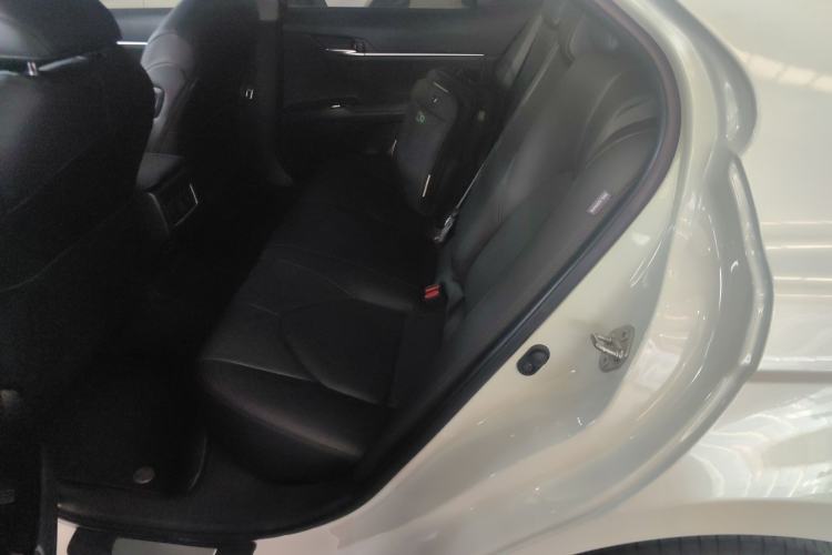 Used Toyota Camry 2021 2.0G Luxury Edition
