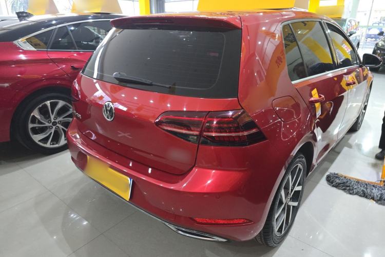 Used Volkswagen Golf 2018 230TSI Automatic Luxury Version
