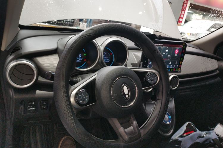 Used ORA Black Cat 2022 Updated Version 301 km Cute Pet Edition Lithium Iron Phosphate
