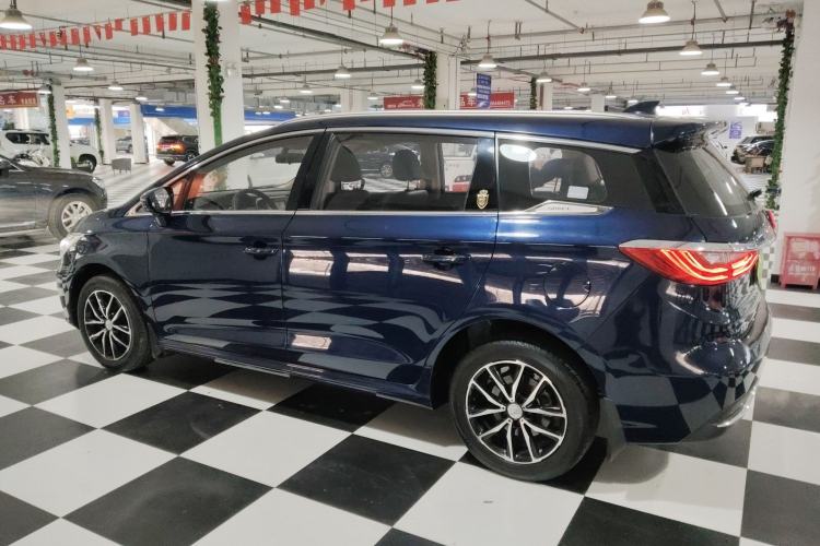 Used BYD Song MAX 2017 1.5T Manual Smart Connect Luxury 7-Seater
