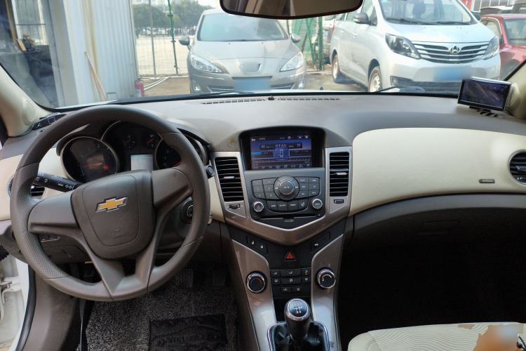 Used Chevrolet Cruze 2015 1.5L Classic SE MT
