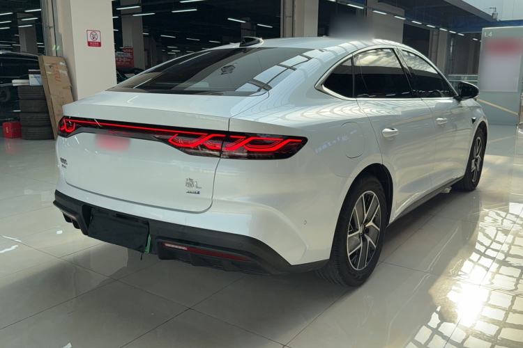 Used BYD Qin L 2025 DM-i Smart Drive 120KM Leading Model
