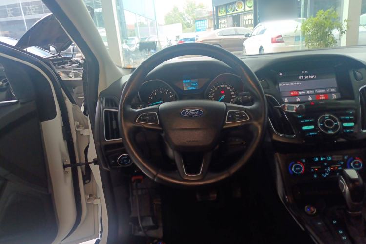 Used Ford Focus 2017 Hatchback EcoBoost 125 Automatic - Ultra-Powerful Style Edition with Smart Drive Features
