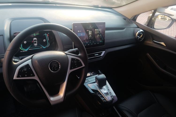 Used BYD Yuan New Energy 2019 EV535 Smart Connect Trendsetting Model
