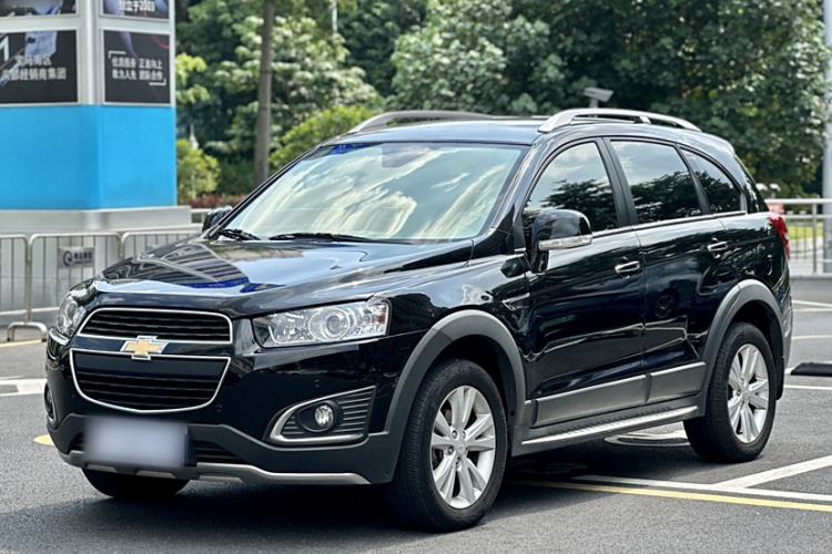 Used Chevrolet Captiva 2015 2.4L 4x4 Flagship Edition 7-Seater

