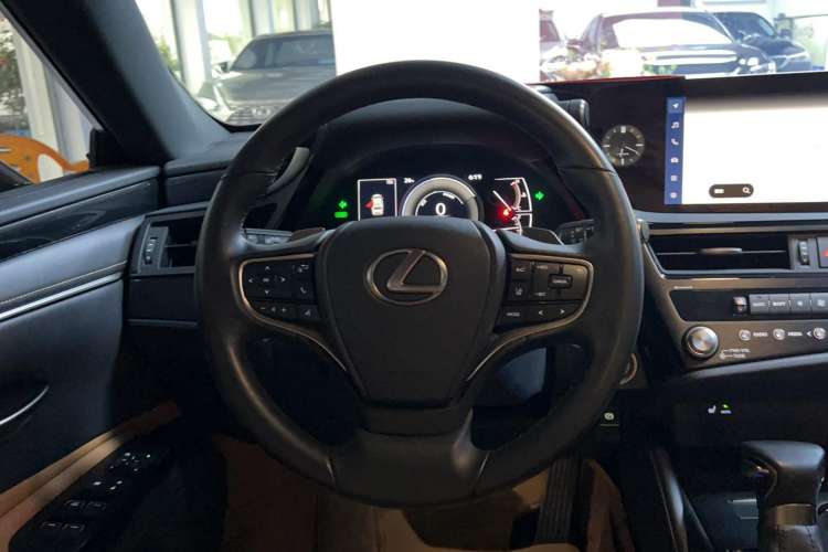 Used Lexus ES 2022 300h Excellence Edition
