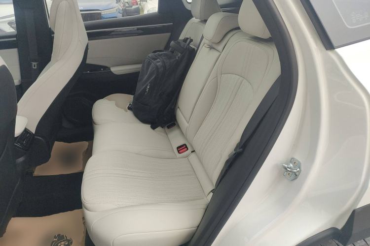 Used  L7 2023 1.5T 115 km Starship
