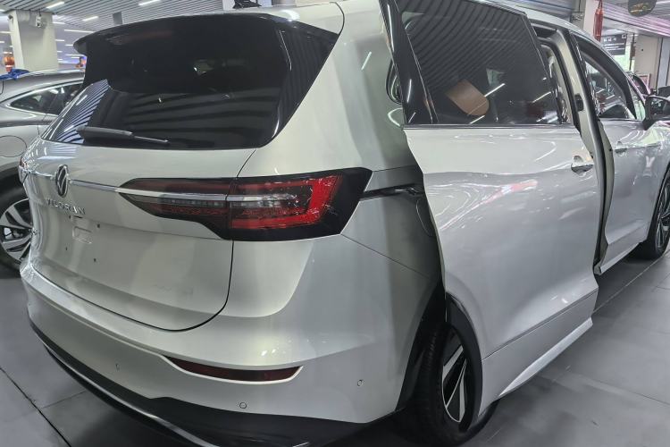 Used Volkswagen Viloran 2024 330TSI Luxury Edition
