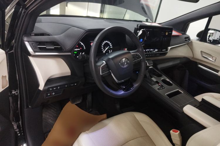 Used Toyota Sienna 2024 2.5L Hybrid Four-Wheel Drive Prestige Edition
