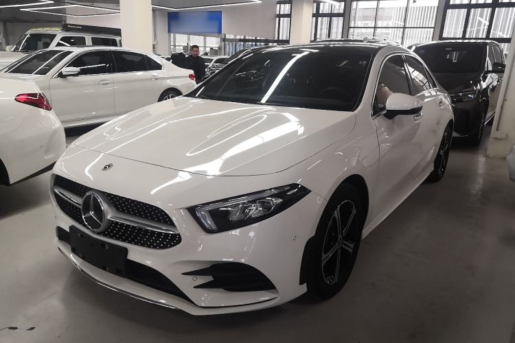 Used Mercedes-Benz A-Class 2022 Revised Version A 200 L Sport Sedan Fashionable Style