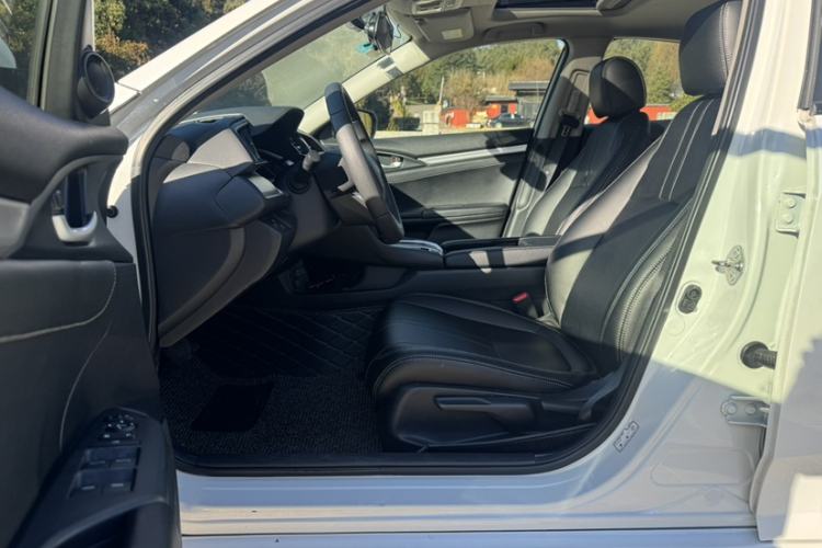 Used Honda Civic 2016 220TURBO CVT Luxury Edition
