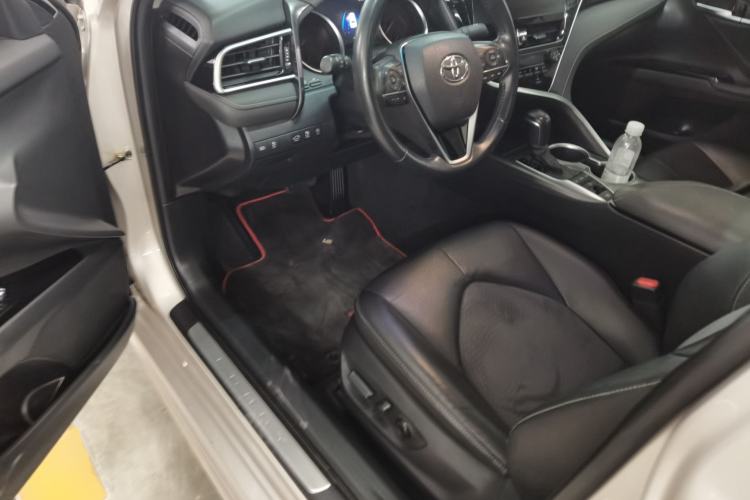 Used Toyota Camry 2021 2.0S FENGSHANG Edition
