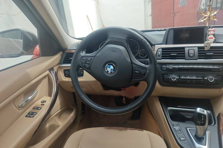 Used BMW 3 Series 2013 320Li Fashion Model
