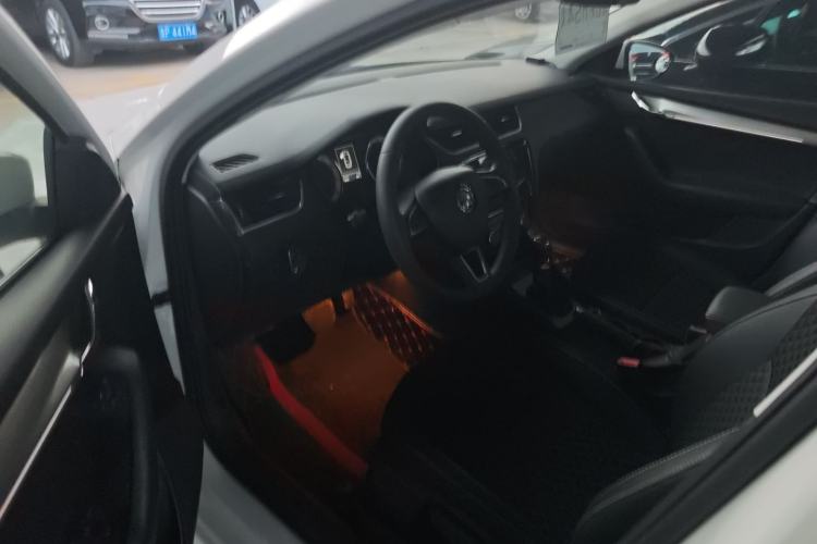 Used Skoda Octavia 2019 1.5L Automatic Smart Drive Luxury Edition China VI Standard
