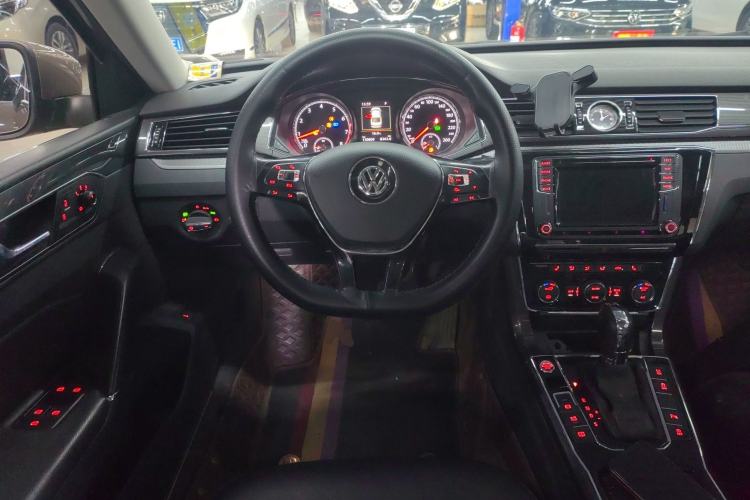 Used Volkswagen Passat 2017 330TSI DSG Prestige Edition
