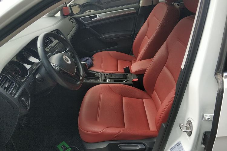 Used Volkswagen Golf 2018 230TSI Automatic Comfort Model
