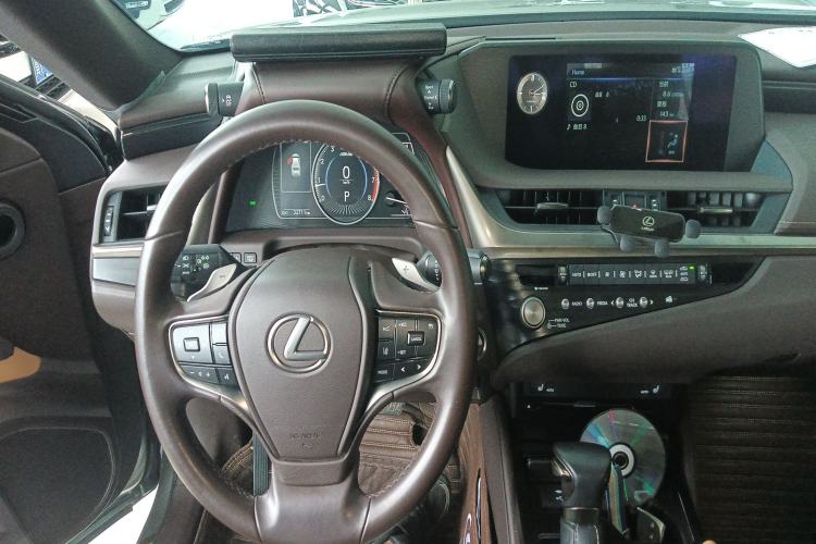 Used Lexus ES 2020 260 Excellence Edition
