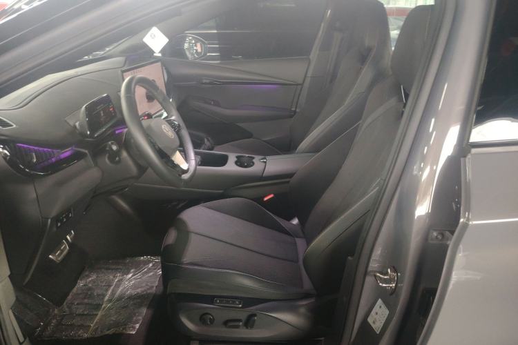 Used Volkswagen ID.UNYX 2024 Pro Long-Range Version