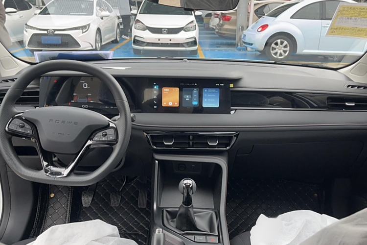 Used Roewe i5 2023 1.5L Manual Comfort Edition
