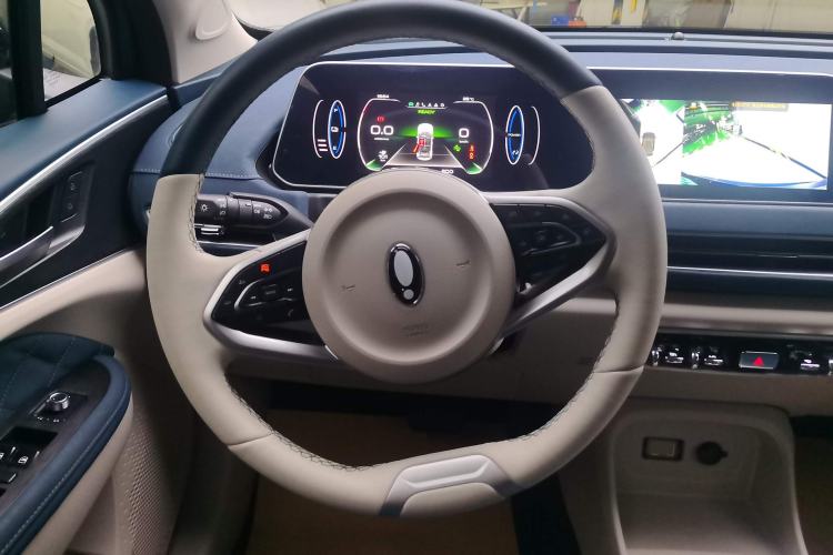 Used ORA Good Cat 2022 Morandi Edition 400km Standard Range Luxury Version Lithium-Ion Battery