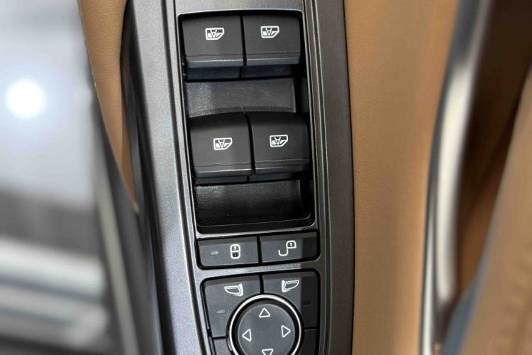 Used BYD Song L DM-i 2024 112 km Leading Edition
