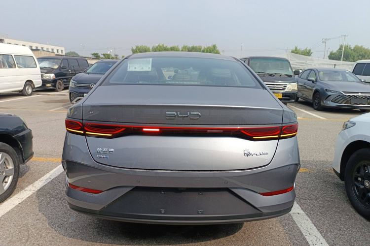 Used BYD Qin PLUS 2025 DM-i Smart Drive 55KM Leading Model
