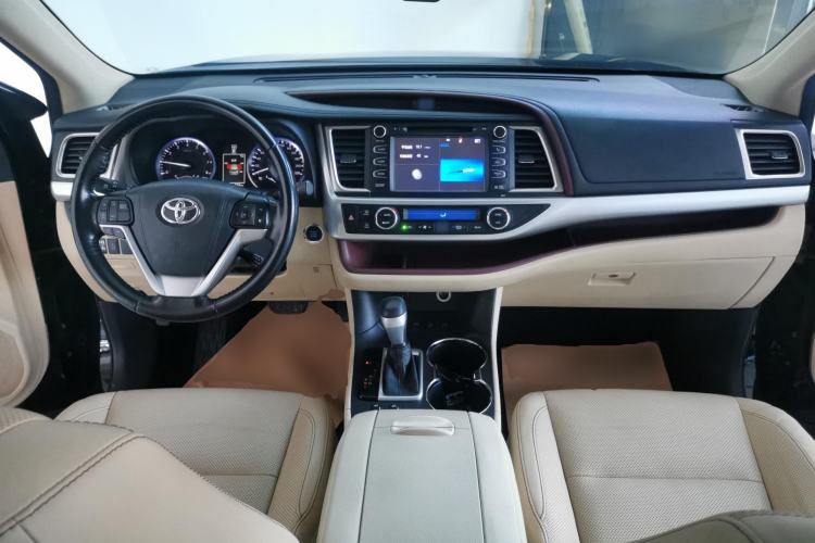 Used Toyota Highlander 2015 2.0T Four-Wheel Drive Luxury Navigation Version with 7 Seats

