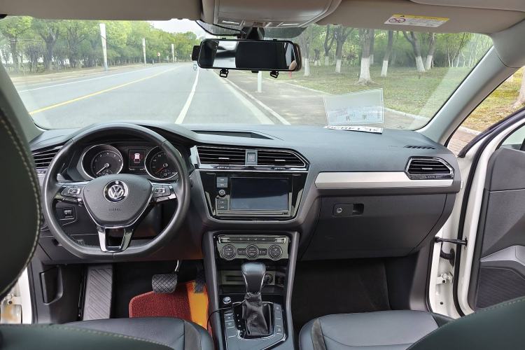 Used Volkswagen Tiguan L 2019 330TSI Automatic Two-Wheel Drive Panoramic Comfort Edition China VI Standard
